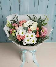 Букет цветов из:  Розы, Лизиантусы и Хризантемы в Красный Октябрь