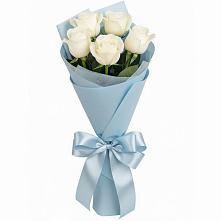 Букет 5 Белых роз Проуд в Красный Октябрь