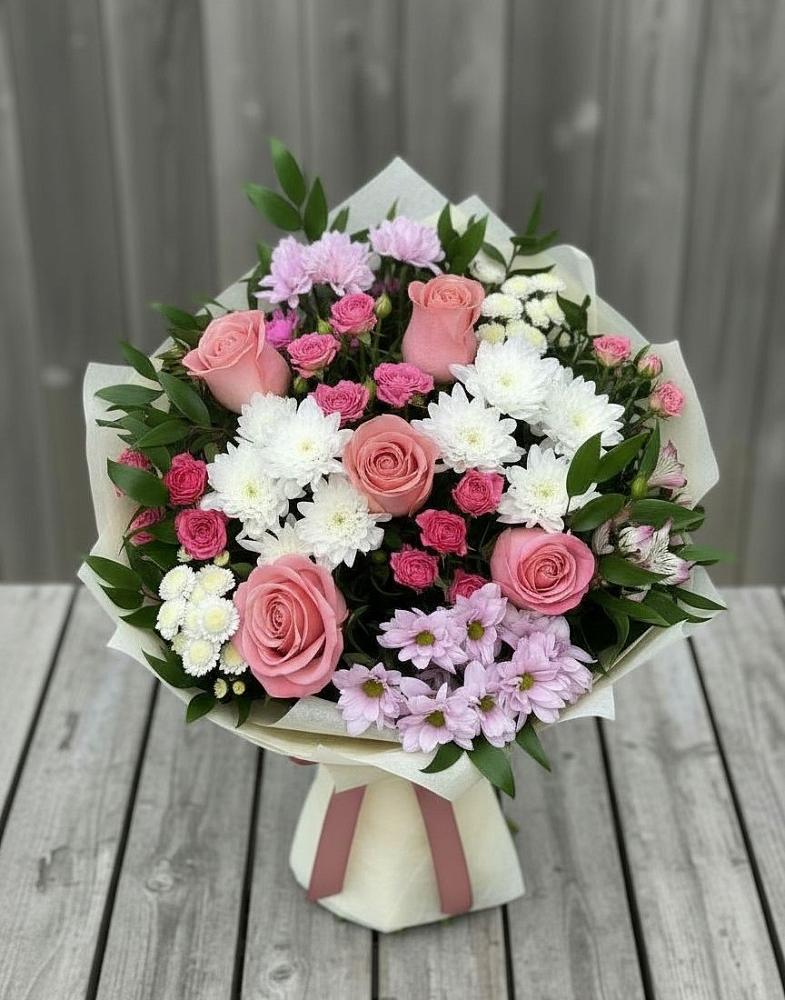 Букет цветов из: Альстромерии, Гвоздики, Розы и Хризантемы в Красный Октябрь