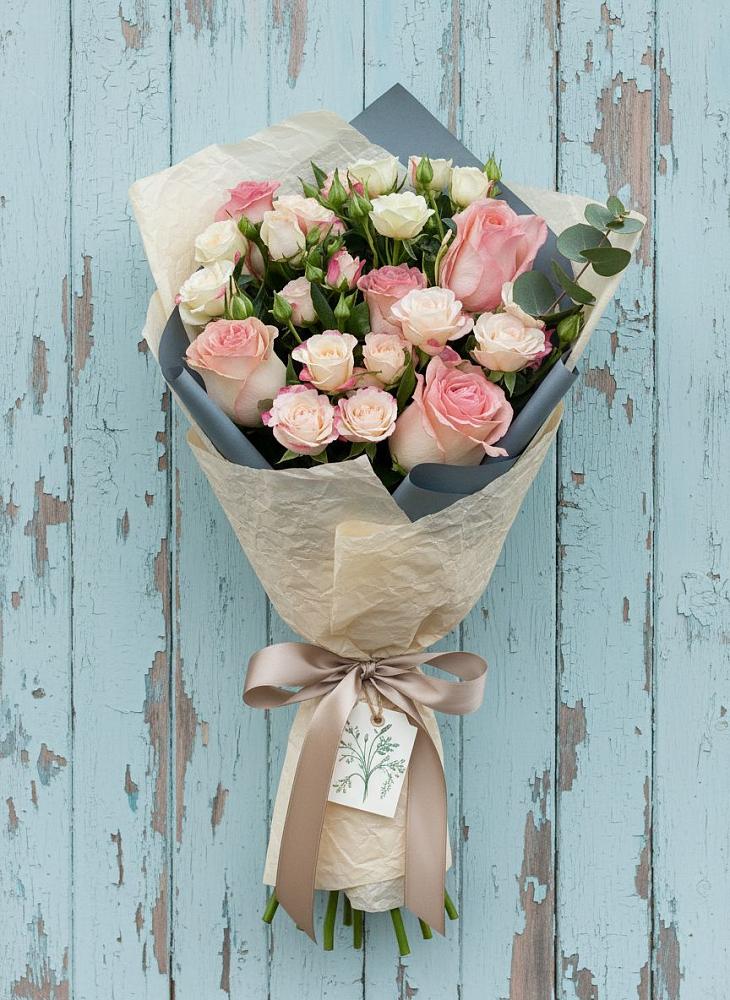 Букет цветов из: Розы в Красный Октябрь