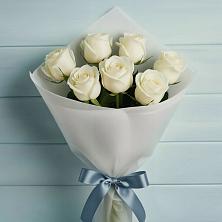 Букет 7 Белых роз Эдлесс Лав в Красный Октябрь