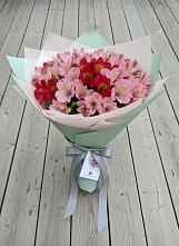 Букет цветов из:  Альстромерии в Красный Октябрь