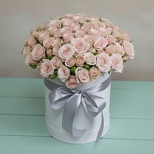 Цветочная композиция из Розы в шляпной коробке в Красный Октябрь