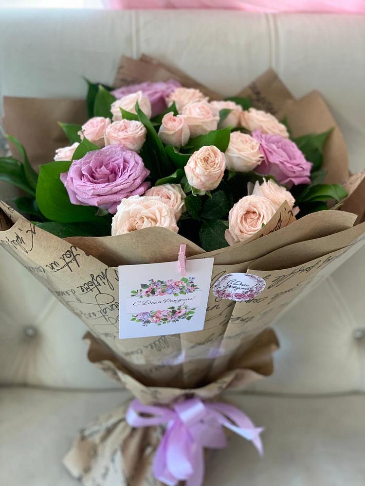 Букет цветов из: Розы в Красный Октябрь