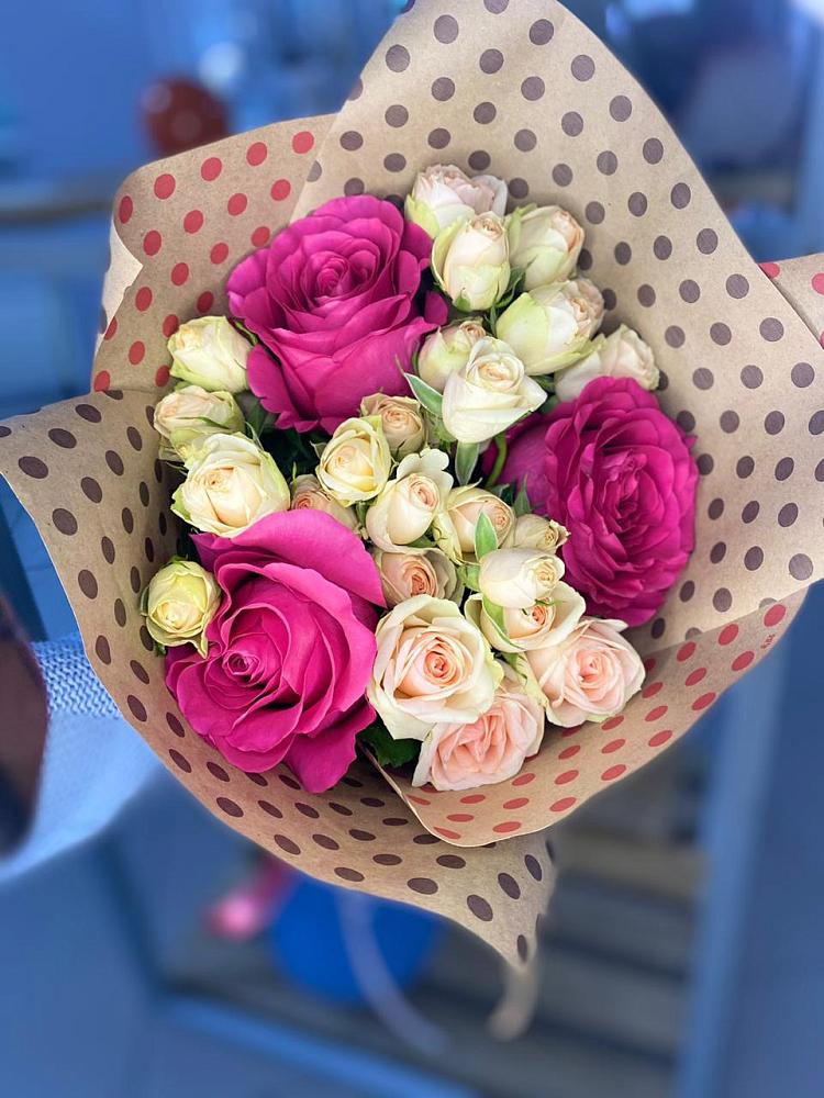 Букет цветов из: Розы в Красный Октябрь