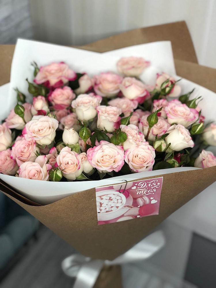 Букет цветов из: Розы в Красный Октябрь