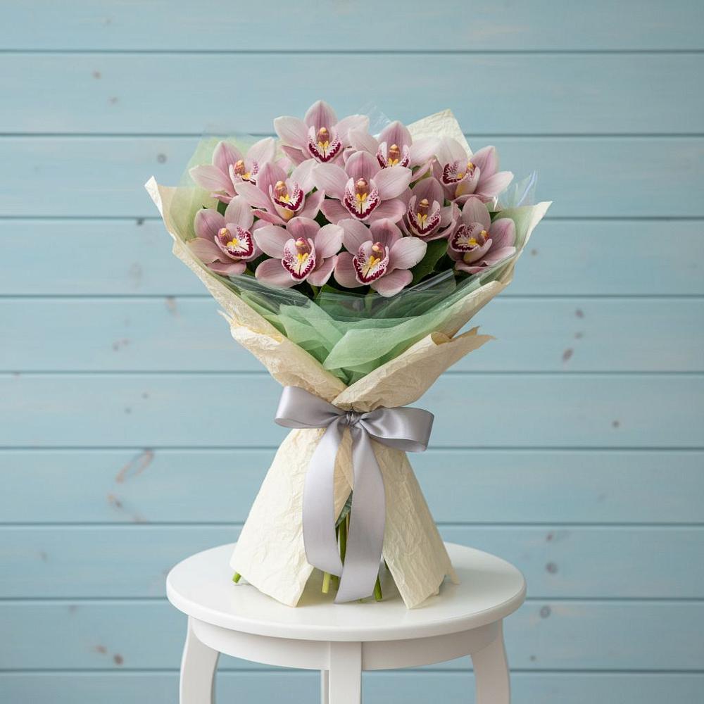 Букет цветов из: Орхидеи и Розы в Красный Октябрь