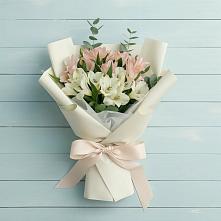 Букет цветов из:  Альстромерии в Красный Октябрь