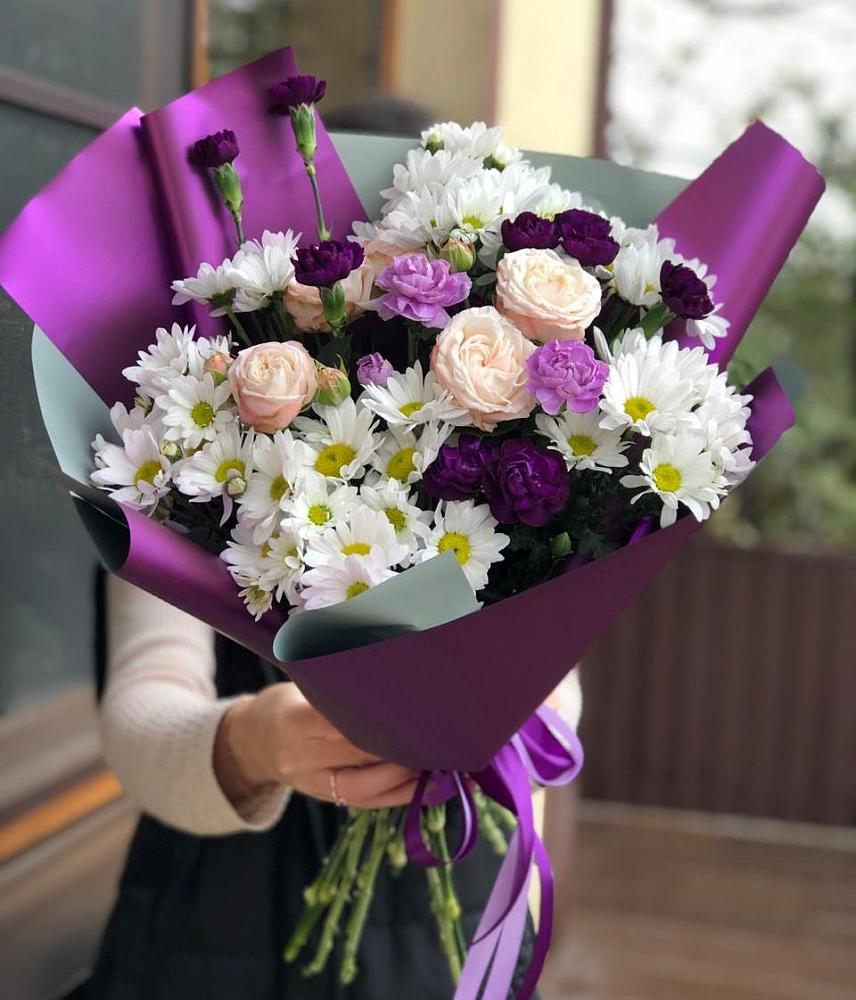 Букет цветов из: Хризантемы, Гвоздики и Розы в Красный Октябрь