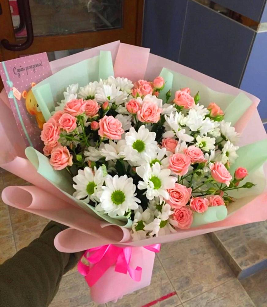 Букет цветов из: Розы и Хризантемы в Красный Октябрь