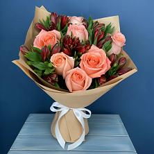 Букет цветов из:  Розы и Альстромерии в Красный Октябрь