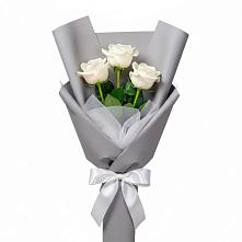 Букет 3 белые розы в Красный Октябрь