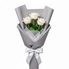 Букет 3 белые розы в Красный Октябрь