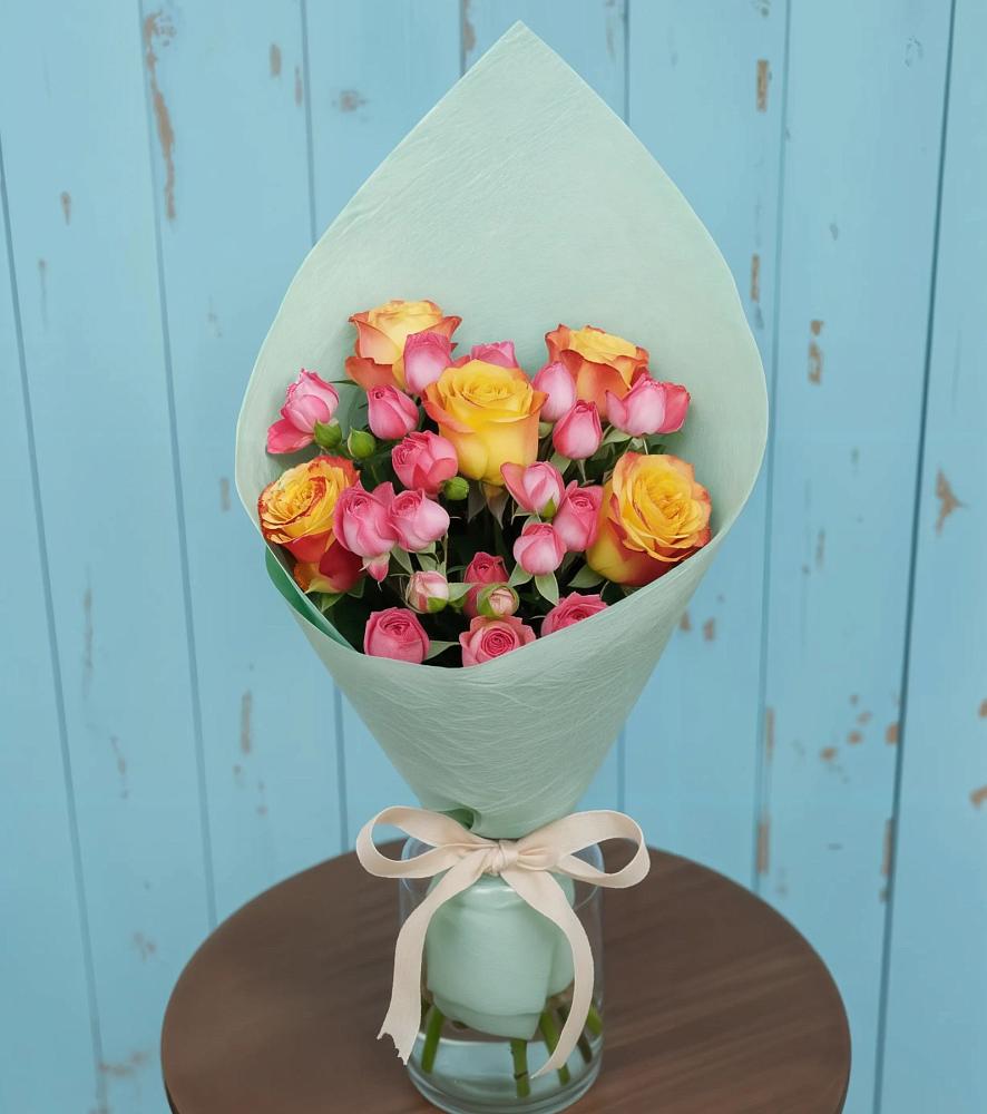 Букет цветов из: Розы в Красный Октябрь