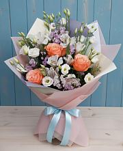 Букет цветов из:  Лизиантусы, Розы, Альстромерии и Гипсофила в Красный Октябрь