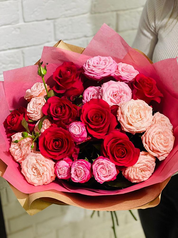 Букет цветов из: Розы в Красный Октябрь