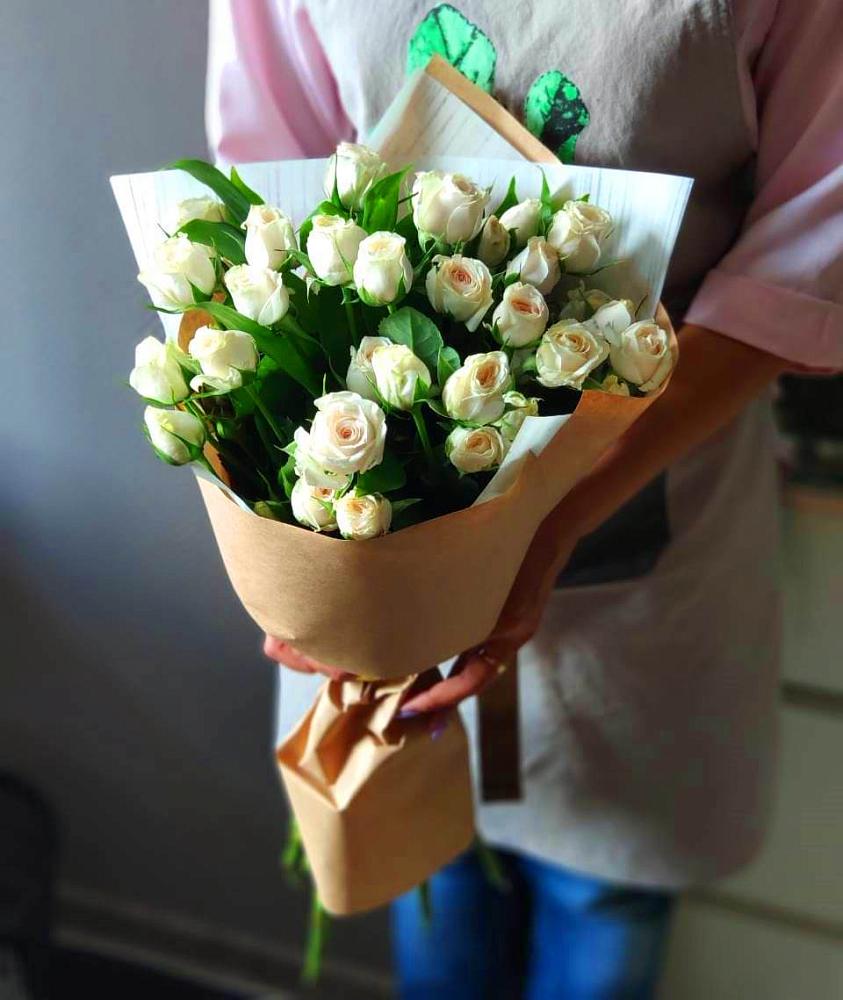 Букет цветов из: Розы в Красный Октябрь