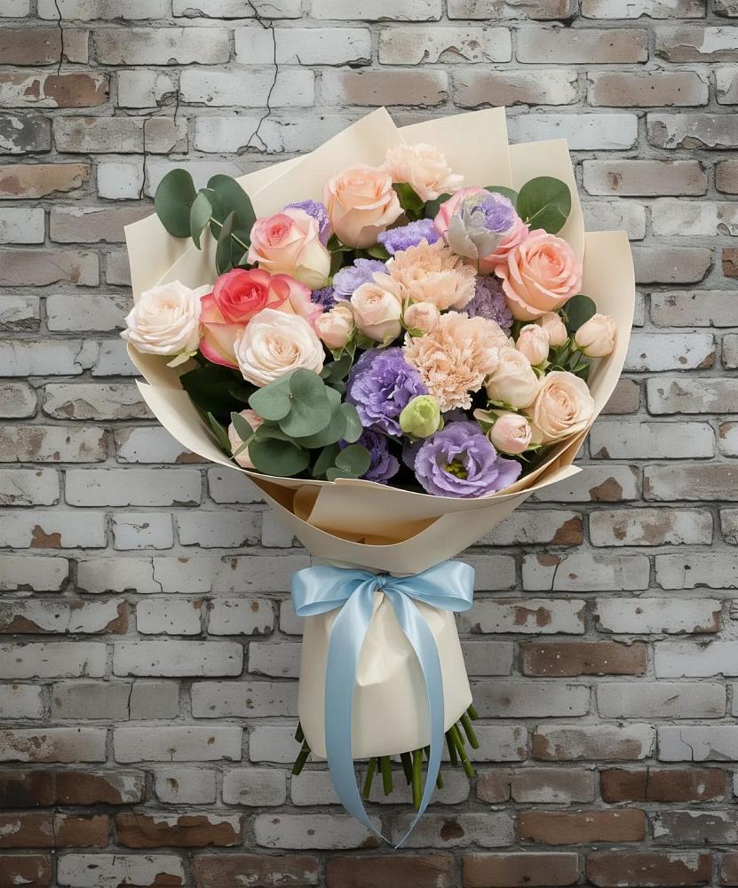 Букет цветов из: Розы, Лизиантусы и Гвоздики в Красный Октябрь