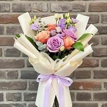 Букет цветов из:  Лизиантусы и Розы #REPLACE_PRED# Красный Октябрь