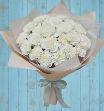 Букет цветов из:  Гвоздики в Красный Октябрь