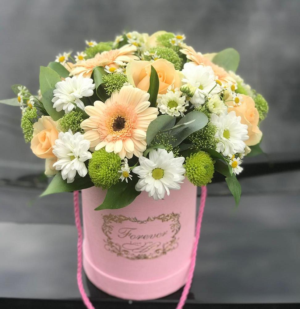 Цветочная композиция из Розы, Герберы и Хризантемы в шляпной коробке в Красный Октябрь