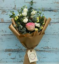 Букет цветов из:  Розы и Лизиантусы в Красный Октябрь