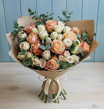 Букет цветов из:  Альстромерии и Розы в Красный Октябрь